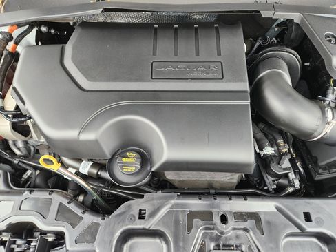 Certified 2024 Jaguar E-PACE R-Dynamic SE image 9