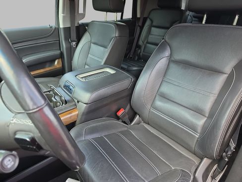 Certified 2020 GMC Yukon Denali w/ Denali Premium Package AWD/4WD image 17