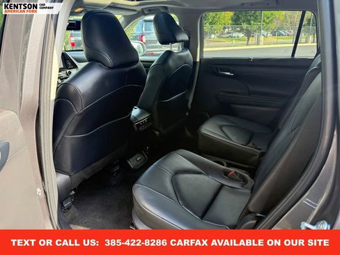 Used 2025 Toyota Highlander XLE image 39