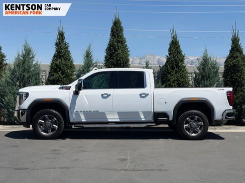 Used 2026 GMC Sierra 3500 SLT AWD/4WD image 4