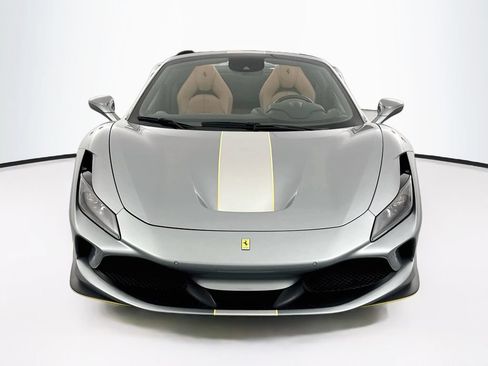 Used 2021 Ferrari F8 Tributo RWD image 2