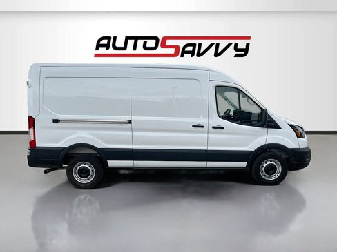Used 2025 Ford Transit 250 148 Medium Roof RWD image 8