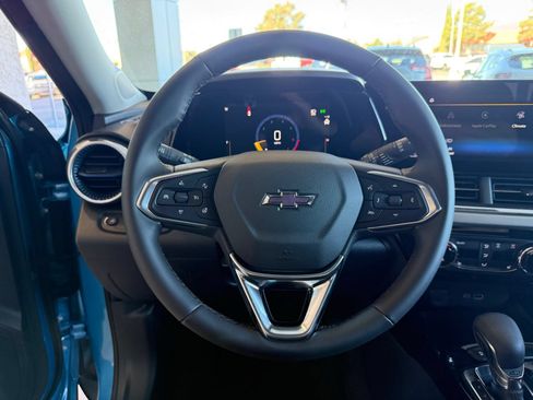 New 2026 Chevrolet Trax LT w/ Midnight Edition FWD image 17