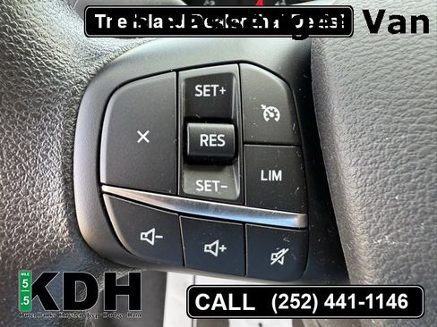 Used 2024 Ford Transit 350 XLT image 17