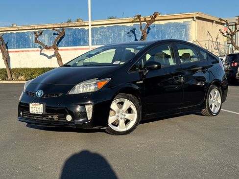 Used 2013 Toyota Prius Four image 2