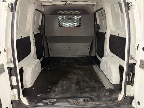 Used 2015 Chevrolet City Express LS image 24