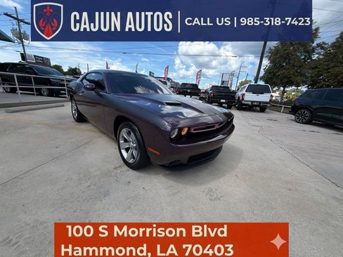 Used 2020 Dodge Challenger SXT RWD image 8