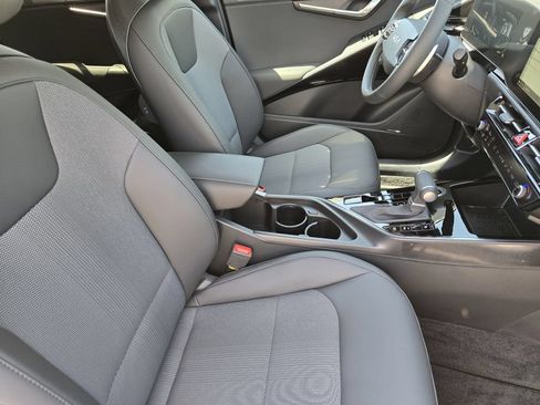 New 2026 Kia Niro EX w/ EX Premium Package FWD image 10