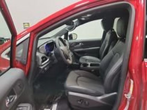 New 2026 Chrysler Pacifica Select FWD image 12