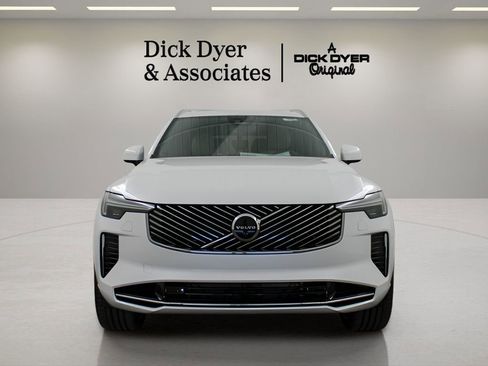 New 2026 Volvo XC90 B6 Plus w/ Protection Package Premier AWD/4WD image 8