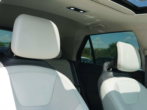 Certified 2024 Kia Niro EX Touring FWD image 25