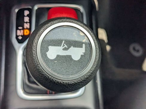 Used 2021 Jeep Wrangler Unlimited Rubicon AWD/4WD image 30