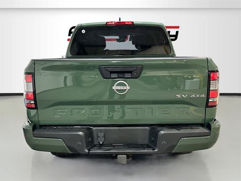 Used 2022 Nissan Frontier SV w/ Technology Package image 6