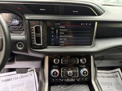 Used 2024 GMC Yukon XL Denali AWD/4WD image 18