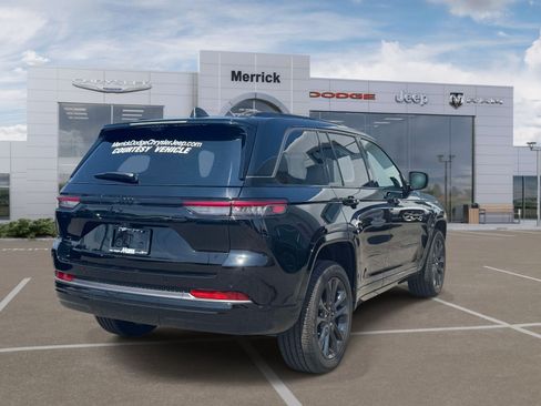Used 2026 Jeep Grand Cherokee Limited AWD/4WD image 6