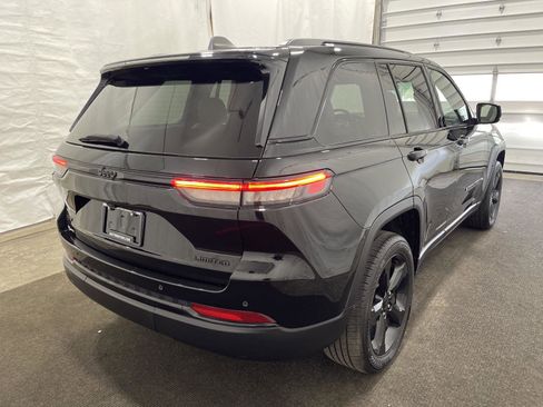 Used 2023 Jeep Grand Cherokee Limited w/ Black Appearance Package image 2