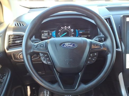 Certified 2024 Ford Edge SE image 20