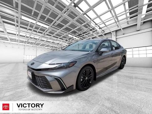 Used 2026 Toyota Camry SE w/ Multimedia Upgrade Package FWD image 8