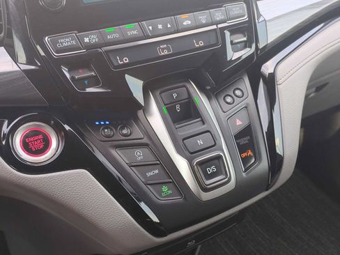 Used 2022 Honda Odyssey Elite image 17