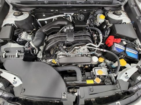 Used 2025 Subaru Outback Premium AWD/4WD image 8