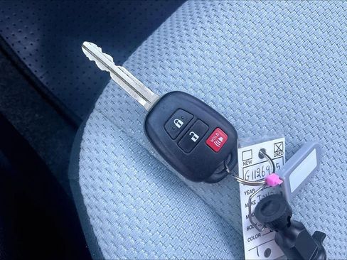 Used 2016 Toyota Prius C One FWD image 12