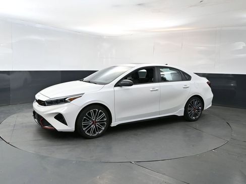 Used 2023 Kia Forte GT w/ GT2 Package FWD image 2