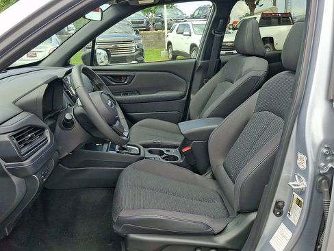 Used 2025 Subaru Forester Premium AWD/4WD image 10