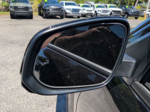 Used 2025 Toyota Tacoma SR5 image 7