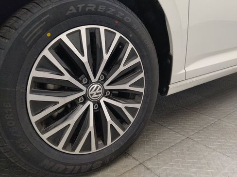 Used 2020 Volkswagen Jetta SE FWD image 31