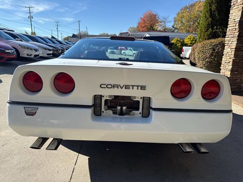 Used 1989 Chevrolet Corvette Coupe image 4