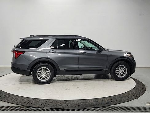 New 2026 Ford Explorer Active RWD image 8