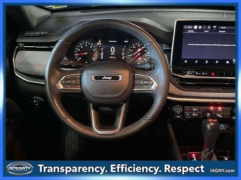 Used 2023 Jeep Compass Latitude AWD/4WD image 14