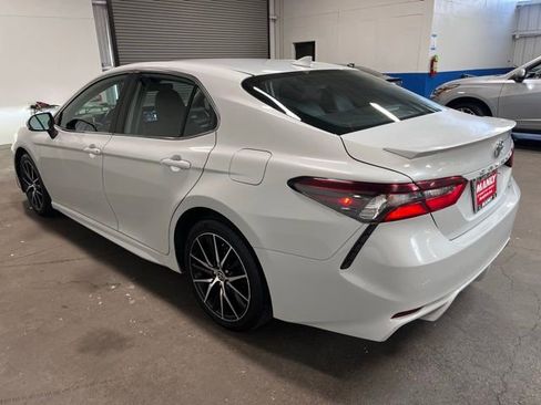Used 2023 Toyota Camry SE FWD image 5