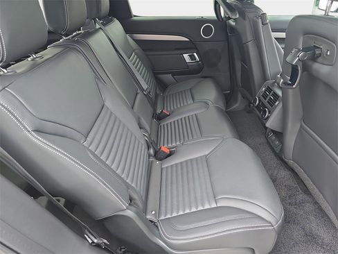 New 2026 Land Rover Discovery Limited Edition image 11