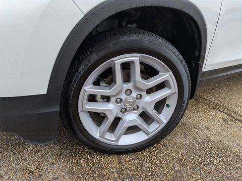 Certified 2024 Honda Passport EX-L image 9