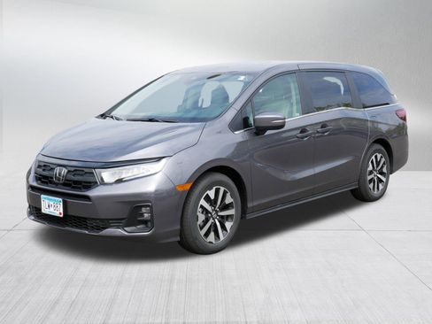 Certified 2026 Honda Odyssey EX-L image 3