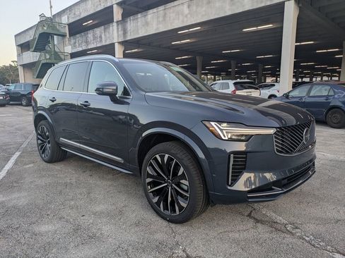 New 2026 Volvo XC90 B5 Ultra w/ Protection Package Premier image 18