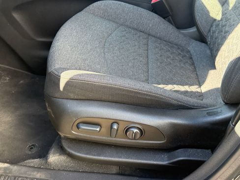 Used 2022 Chevrolet Equinox LT image 11