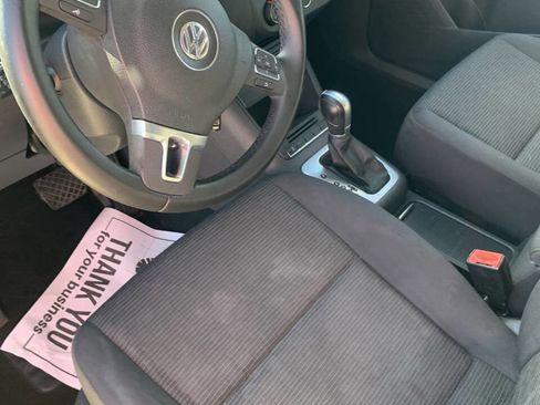 Used 2015 Volkswagen Tiguan S image 14