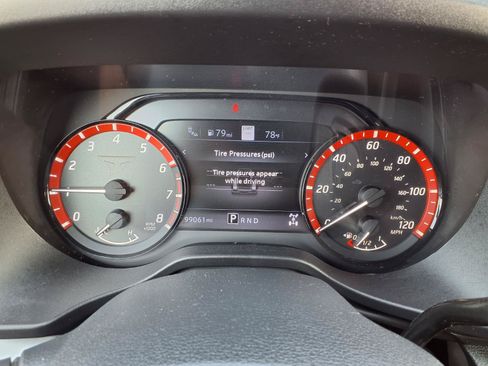 Used 2023 Nissan Titan PRO-4X w/ Pro-4x Convenience Package AWD/4WD image 14