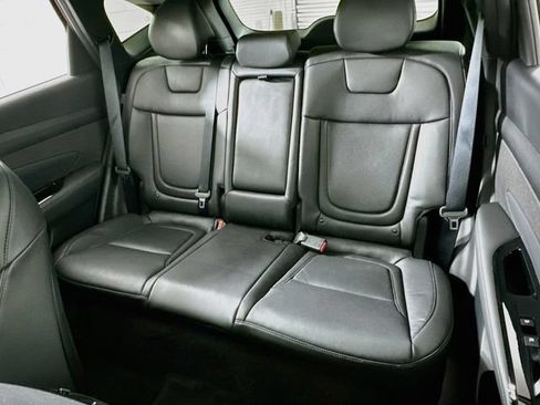 Used 2025 Hyundai Tucson Limited AWD/4WD image 11