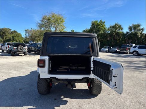 Used 2021 Jeep Wrangler Unlimited Sahara w/ Altitude AWD/4WD image 41