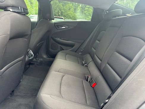 Used 2018 Chevrolet Malibu LT w/ Sport Package FWD image 12