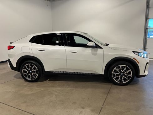 Used 2025 BMW X2 xDrive28i w/ Technology Package AWD/4WD image 2
