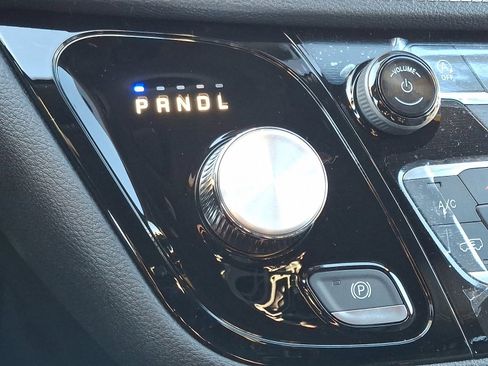 New 2026 Chrysler Pacifica Select image 7