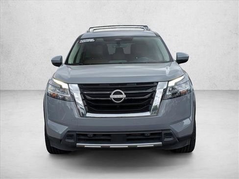 Used 2023 Nissan Pathfinder Platinum w/ Cargo Package AWD/4WD image 2