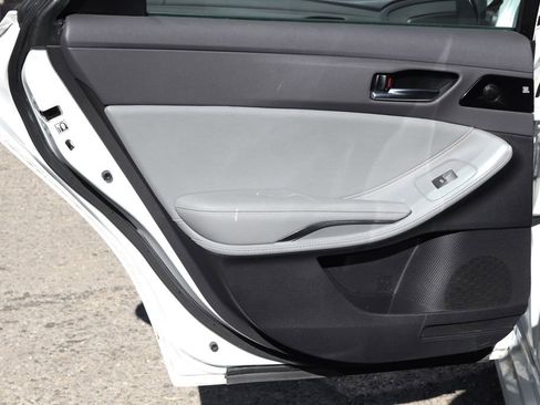 Used 2020 Toyota Avalon XSE FWD image 38