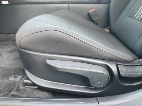 Used 2026 Hyundai Elantra Sport FWD image 23