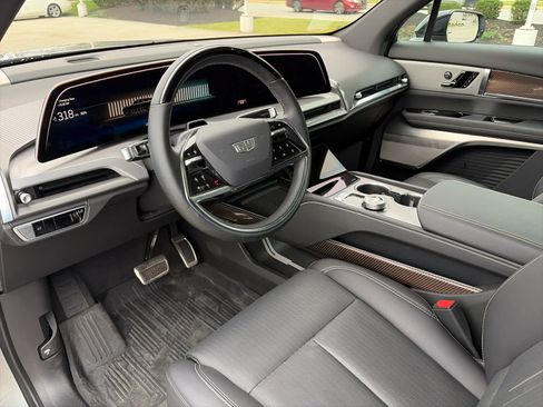 Certified 2026 Cadillac Vistiq Sport w/ LPO, Floor Liner Package AWD/4WD image 14