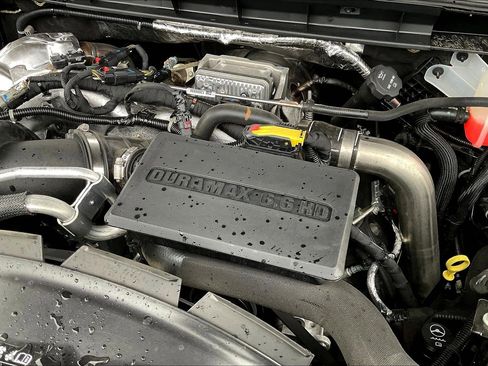 Used 2022 Chevrolet Silverado 2500 LTZ w/ LTZ Plus Package image 31